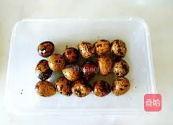 Illustration of how to make quail eggs in tomato sauce 2