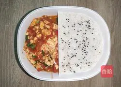 Illustration of how to make tomato scrambled egg bento 9