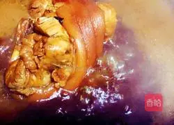 Illustration of how to make unique braised pork knuckles 8