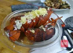 Illustration of how to make garlic Boston lobster 4