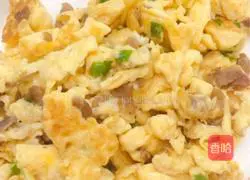 Illustration of how to make scrambled eggs with preserved vegetables 6