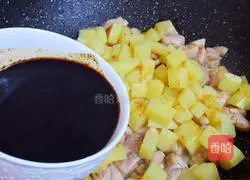 Illustration of how to make black pepper, potato and chicken bento 9