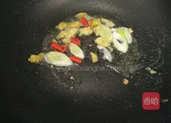 Illustration of making sauce-flavored pig's feet 9