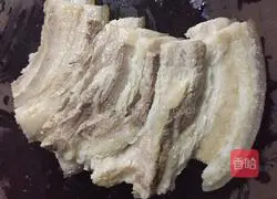 Illustration of how to make pork with pickled vegetables 6