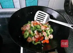 Illustration of how to make stir-fried shrimps 8