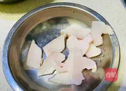 Illustration of how to make dry pot tea tree mushrooms 4