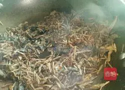 Illustration of how to make braised pork with pickled vegetables 3