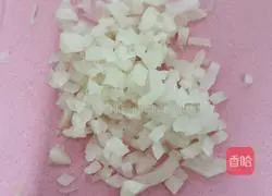 Illustration of how to make white radish, cornmeal and meat dumplings 3