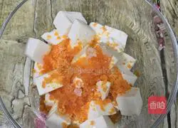 Illustration of how to make salted egg yolk tofu 4