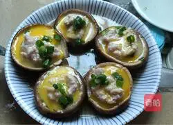 Illustration of how to make eggs stuffed with mushrooms 3