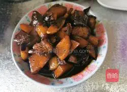 Illustration of how to make braised pork with potatoes 8