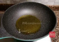 Illustration of how to stir-fry pork liver with garlic sprouts 9