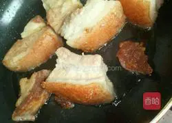 Illustration of how to make pork with pickles and vegetables 8