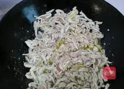 Illustration of how to make spicy shredded pork 3