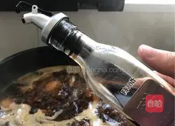 Illustration of home-cooked braised pork 12