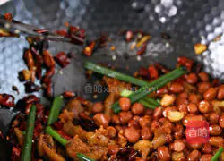 Illustration of how to make spicy spicy chicken diced 8