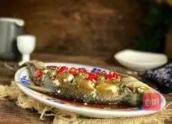 Illustration of how to make steamed Wuchang fish 13