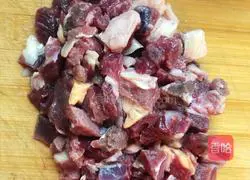 Illustration of how to make three diced rice stir-fried with fresh aroma 2