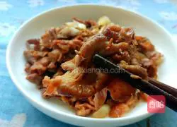 Hebei fried onion and cumin mutton slices illustration 8