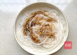 Illustration of how to make steamed pangasius fish with enoki mushrooms 4