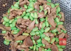 How to stir-fry chicken giblets with edamame Illustration 5