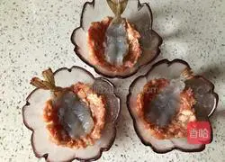 Illustration of how to make blessing eggs 5