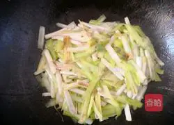 Here comes the recipe for the delicious and delicious fried eggs with chives 4