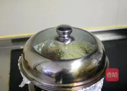 Illustration of how to make tin foil flower nail powder 7