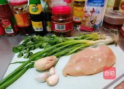 Illustration of how to make spicy shredded chicken 1