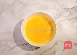 Stir-fried leeks Illustration of how to make eggs 3