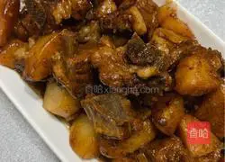  Illustration of braised pork ribs and potatoes 19