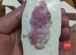 Illustration of how to make Hakka Yong Tofu 6