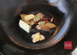 Illustration of how to cook beer-roasted pork ribs 3