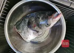 Illustration of how to cook fish head with rice 1