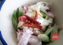 Illustration of how to make steamed pork with rice flour 6