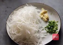 Illustration of how to make fried radish and diced radish 3