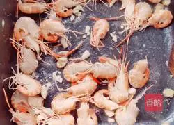 Illustration of braised white-legged shrimp in oil 5