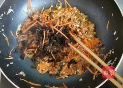 Illustration of home-style fish-flavored shredded pork 6