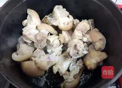 Illustration of braised pig's feet 10