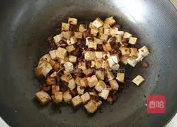 Illustration of how to cook tofu with mushroom and minced meat 13