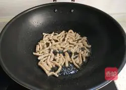 Illustration of how to make spicy shredded pork 5