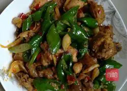 Illustration of home-style stir-fried chicken nuggets 9