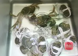 Illustration of how to make steamed hairy crabs 1