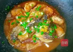 Illustration of how to make tomato fish fillets 8