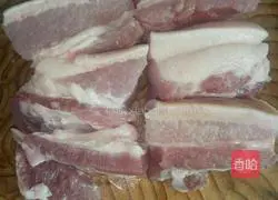 Illustration of how to make pork with pickles and vegetables 4