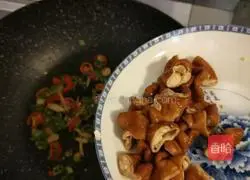 Illustration of how to make spicy and sour sausage 7