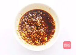 Illustration of how to make garlic roasted chicken wings 9