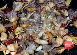 Illustration of how to make fried pork liver and sausage 6