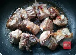 Illustration of Braised Pork Ribs and Stewed Potatoes 11