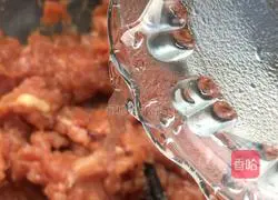 Illustration of how to stuff fried tofu with meat 4